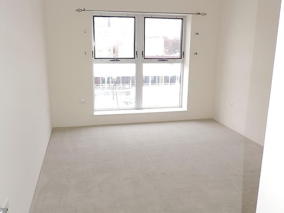 4th image of 1236 Chicago Ave APT 402