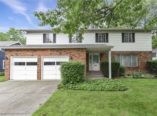 6687 Chadbourne Dr, North Olmsted, OH 44070