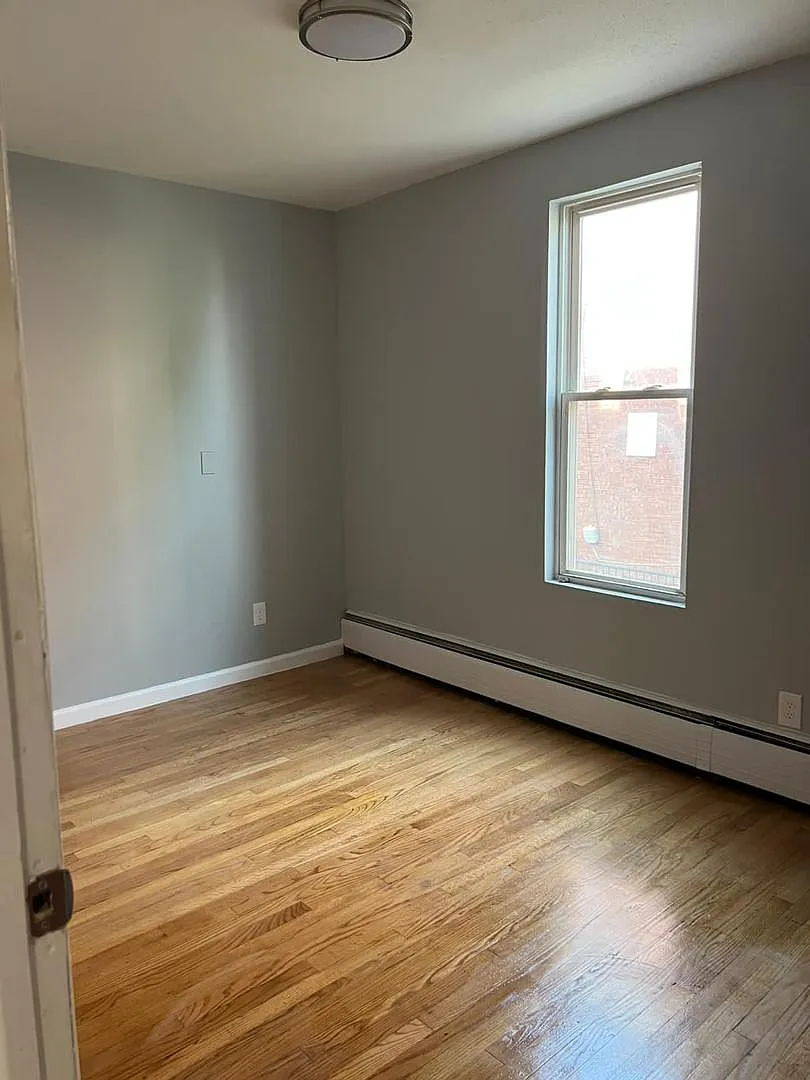 2 bed, 1100 sqft, $1,700 — Photo 4