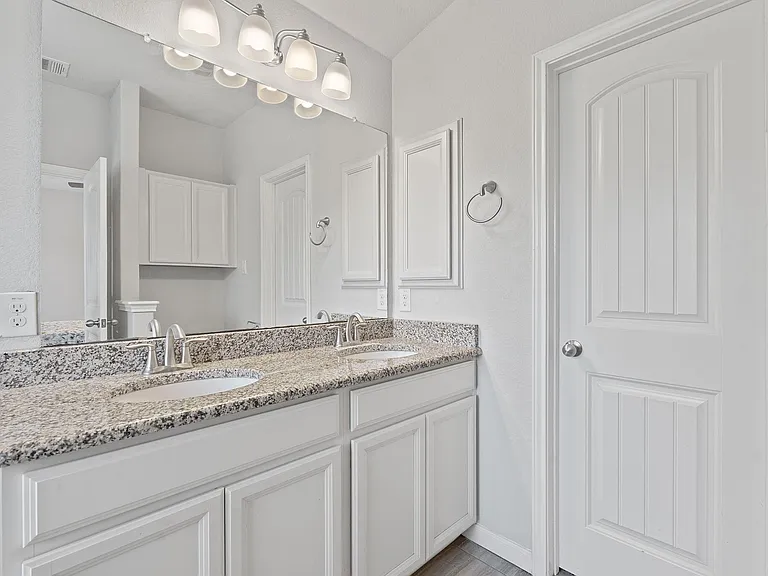 307 Parkside Dr — Photo 20