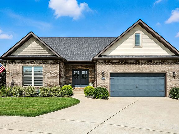 3rd image of 217 Dorchester Cir