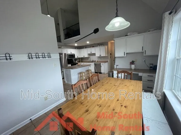 11189 Bernadette Cv — Photo 6