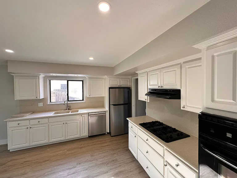 1218 W El Camino Ave — Photo 4