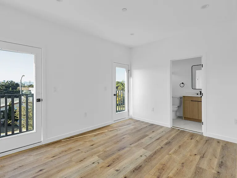 Best Priced Luxury 4 & 5 Bed Townhomes in Mid-City! — Photo 30