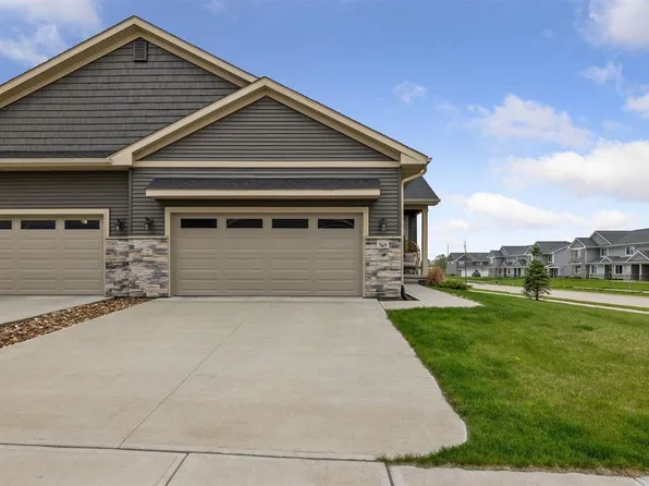 765 River Bend Ln, North Liberty, IA 52317