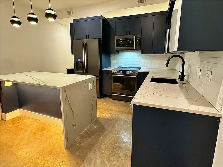 507 Sabine St #1003 — Photo 6