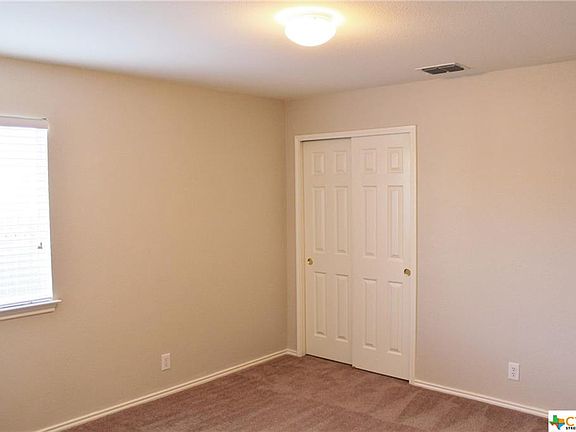 5th image of 2433 Medina Dr
