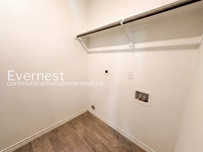 845 Freedom Cir — Photo 12