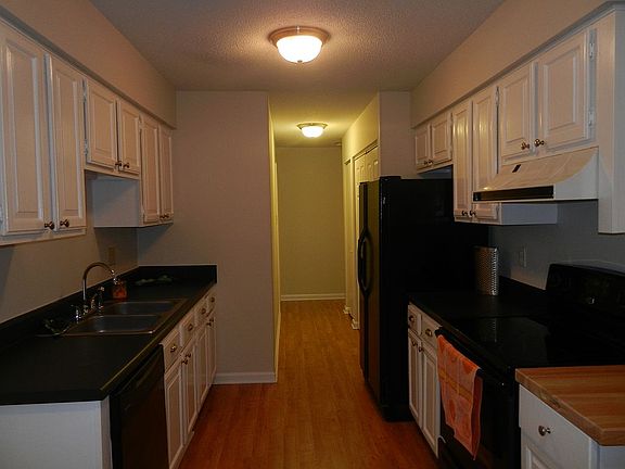 3rd image of 1222 Cedar Creek Dr