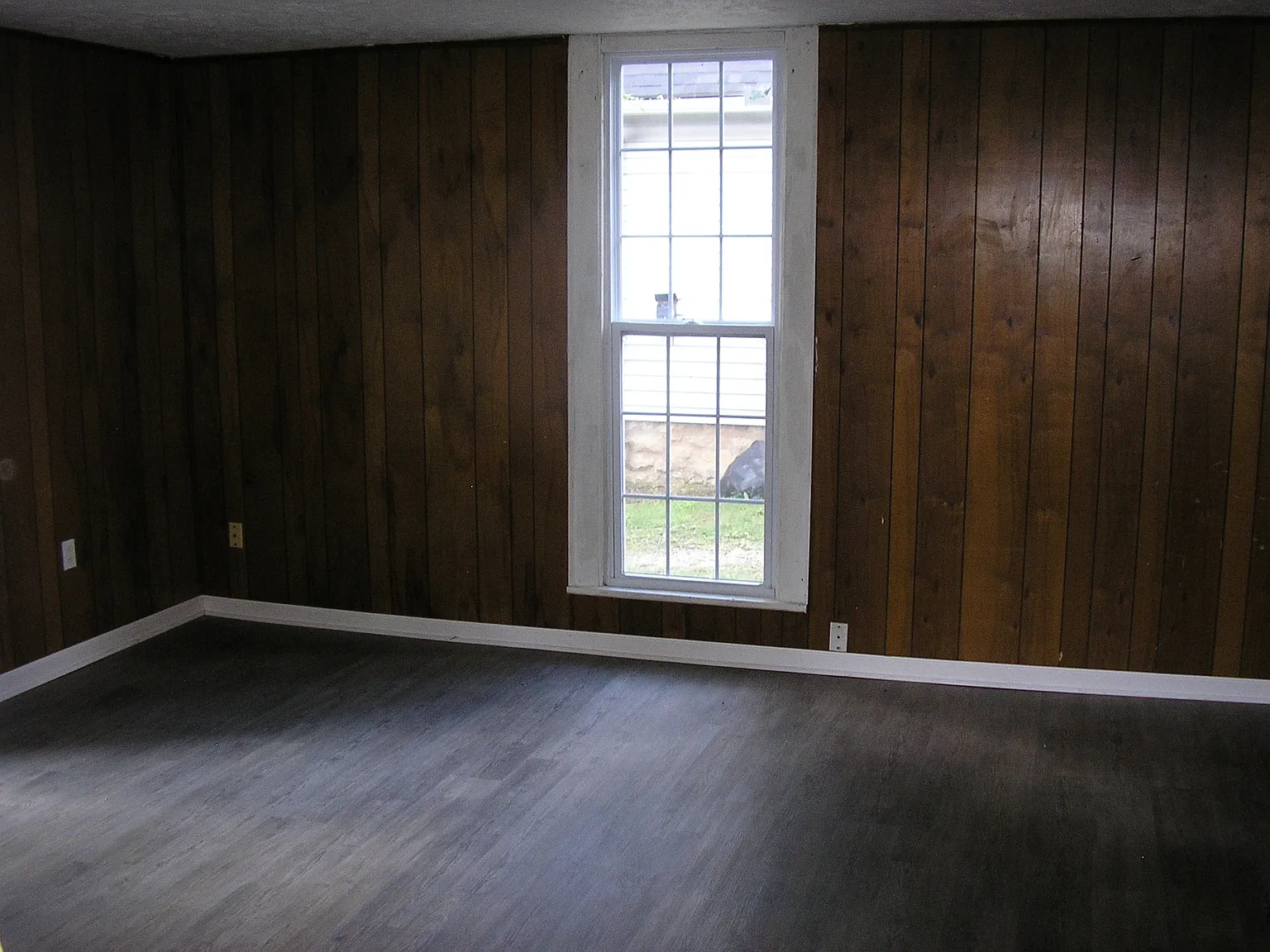 628 Woodford - 3 units — Photo 2