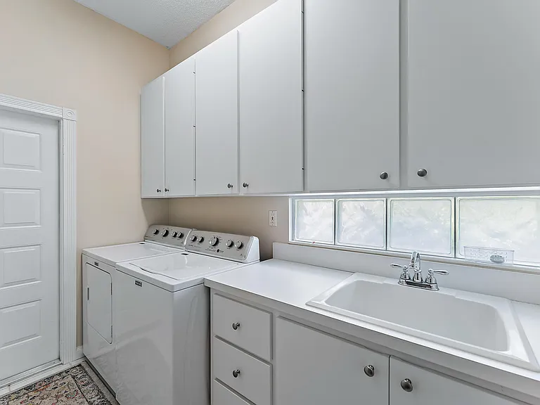 8485 SE Palm Hammock Ln — Photo 33