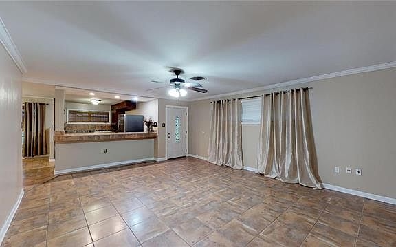 3rd image of 800 Avenue E
