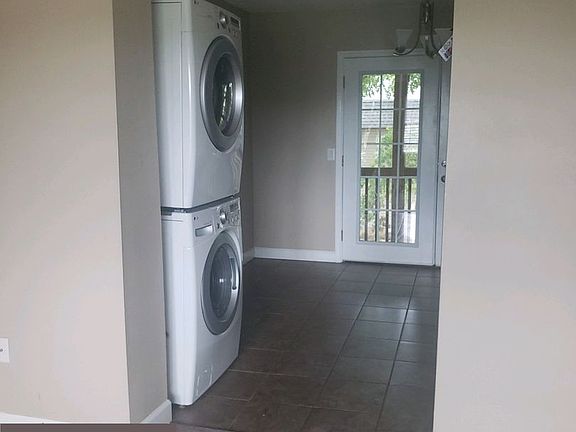 4th image of 203 Glenwood Ln APT 3