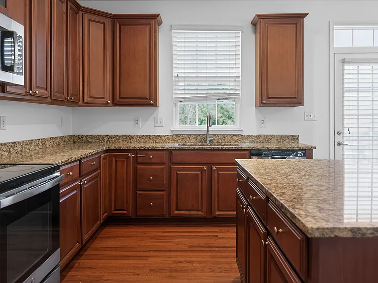 15224 N Berwick Ln — Photo 7