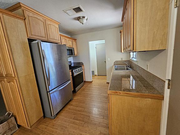 2nd image of 415 Homestead Dr