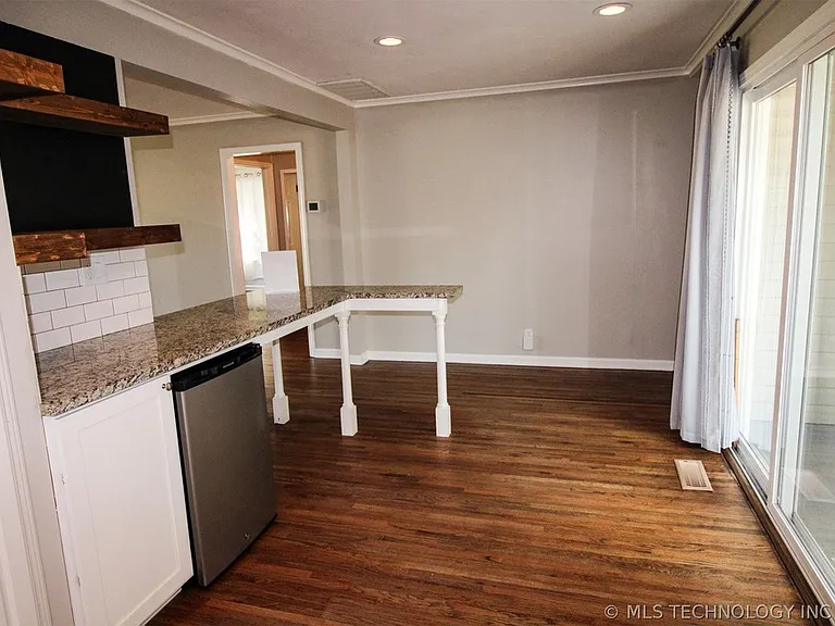 5510 S Owasso Ave — Photo 4