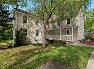 25 Bowlby St, Hampton, NJ 08827