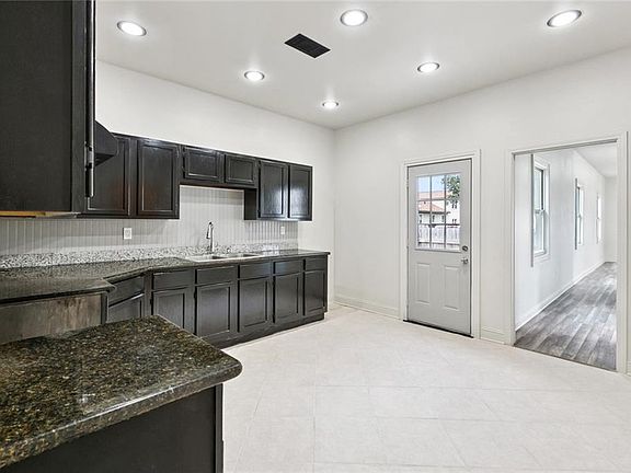 4th image of 639 Allo Ave