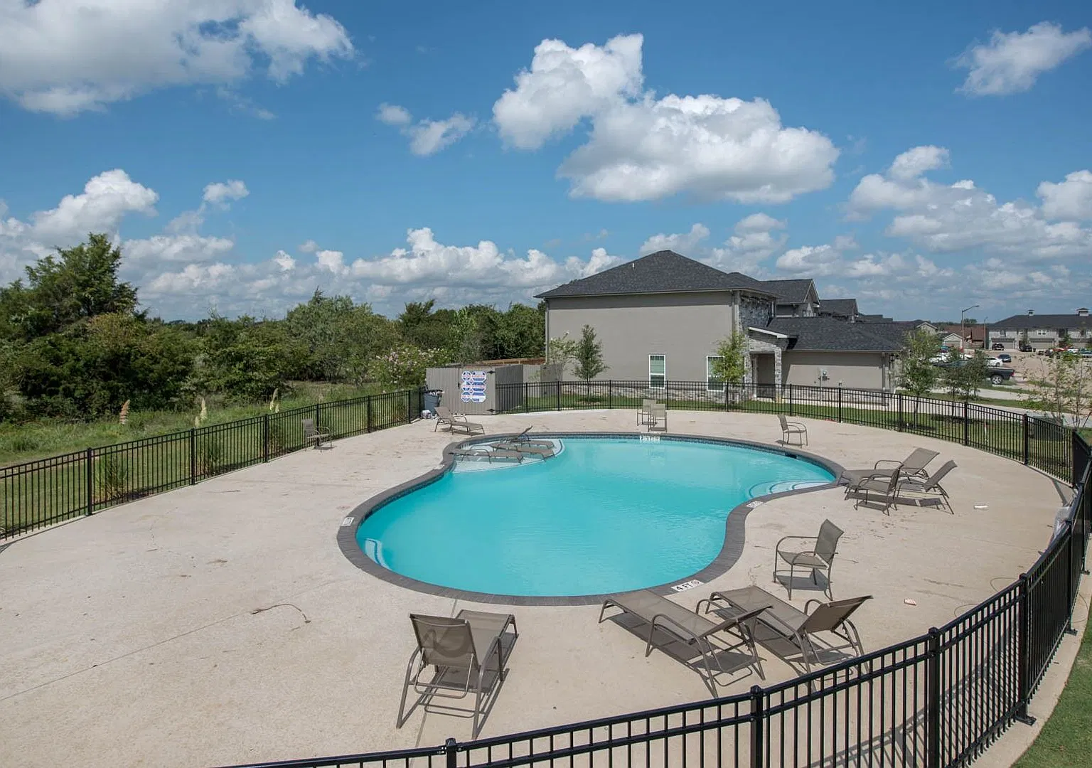 Beautiful 5 bedroom/5.5 bath home in The Revelry! Pre-Leasing Aug 2027 — Photo 2