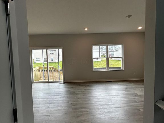 5th image of 167 Norland Dr