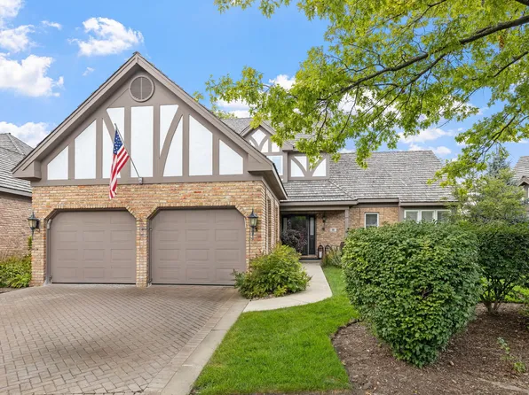 55 Chesterfield Ct, Burr Ridge, IL 60527