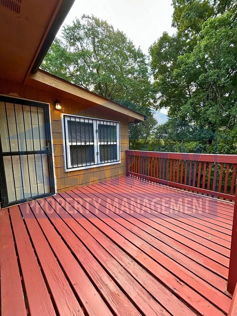 3812 Cherwood Lane — Photo 3