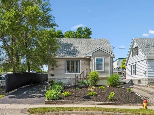 976 Guelph St, Kitchener, ON N2H 5Z6
