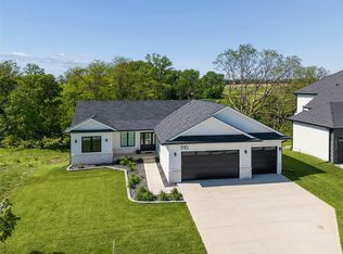 990 Harrington Way, Waukee, IA 50263