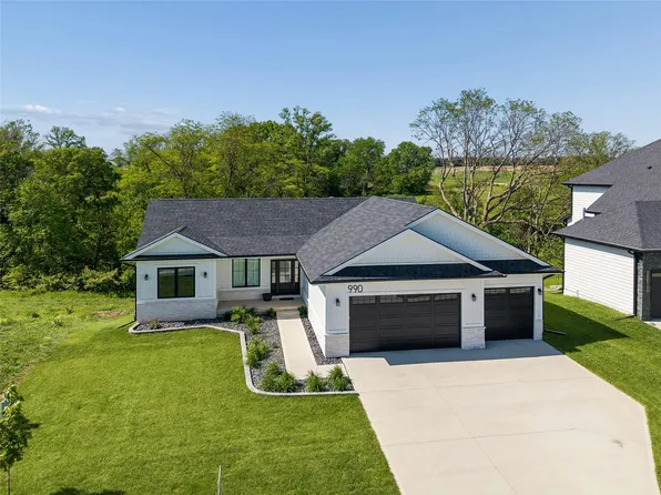990 Harrington Way, Waukee, IA 50263