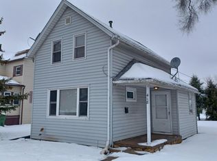 418 5th Ave N, Clinton, IA 52732