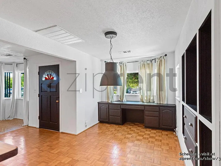 1038 Colton Ave — Photo 12