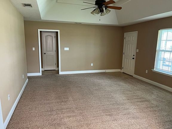 2nd image of 4868 Stonewall Cir