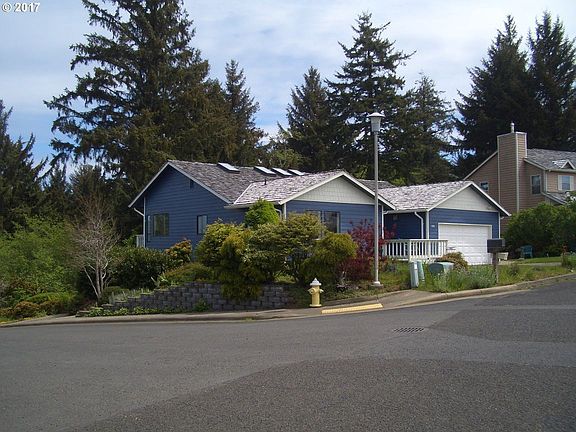 4th image of 1098 NE 7th Dr