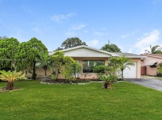 3620 NW 29th St, Lauderdale Lakes, FL 33311