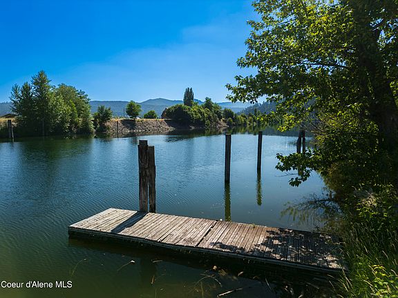 3rd image of 1827 Saint Joe River Rd