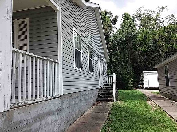 3rd image of 840 W Brevard St