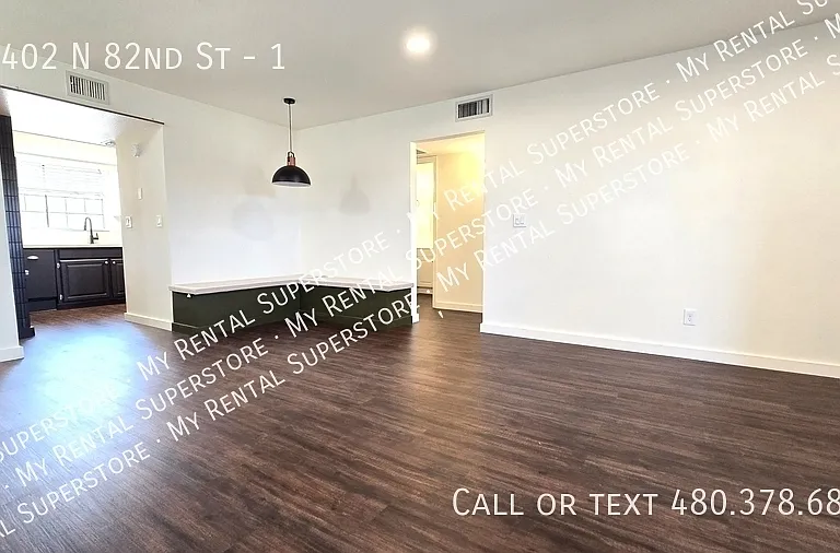 15402 N 82nd St #1 — Photo 7