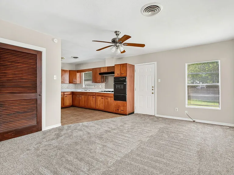 10943 Desdemona Dr — Photo 13