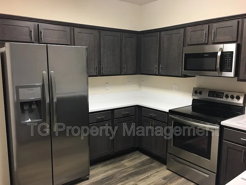 4966 Key Lime Dr #201