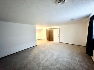1322 10th St W #7, Williston, ND 58801
