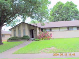 925 Sycamore Ln, Lancaster, TX 75146