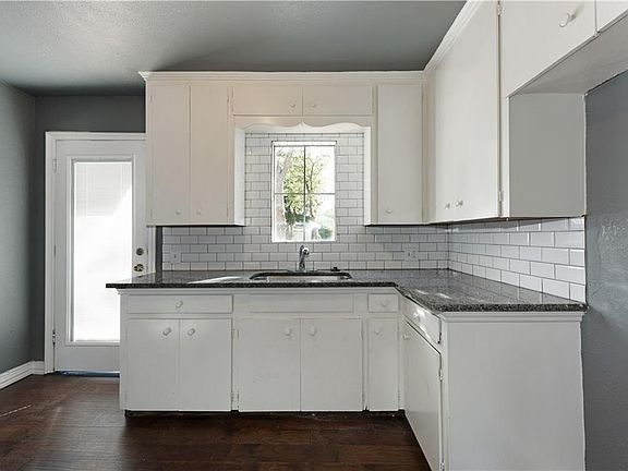 5th image of 2032 Sherwood Dr