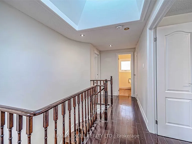 47 Whiteleaf Cres #UPPER — Photo 16