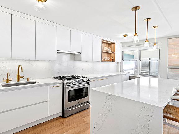 3rd image of 303 W 66th St APT 11BE