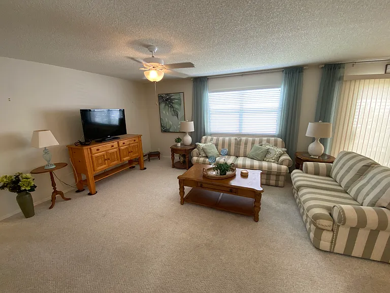 1672 Duran Dr — Photo 6