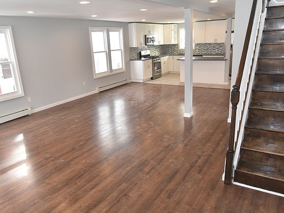 2nd image of 140 Dubois Ave