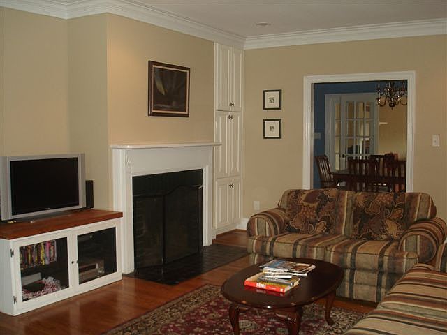 1st image of 32 Fernwood Ct