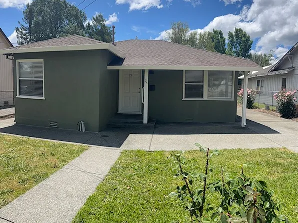 25 Alameda Ave, Willits, CA 95490