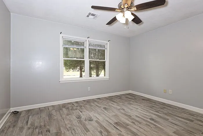 3591 Robert E Lee Dr — Photo 8