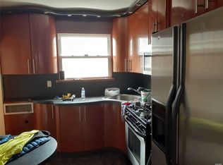 6714 166th St, Fresh Meadows, NY